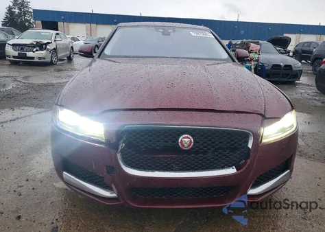 2017 Jaguar Xf Prestige z USA, uszkodzony, nr VIN SAJBK4BV2HCY28419